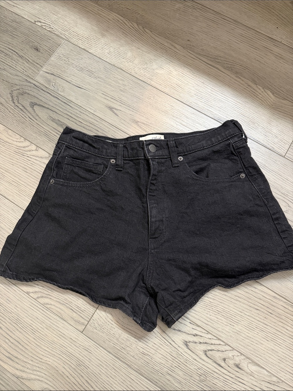 Universal Thread Black High-Rise Denim Shorts 90s cutoff